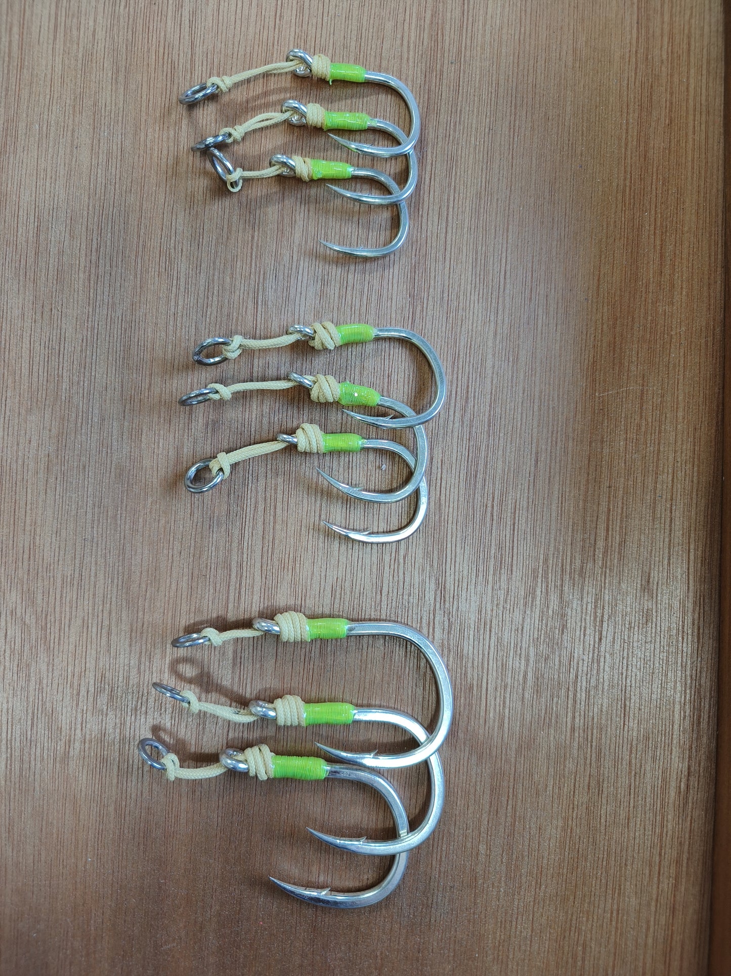 Kevlar assist hooks
